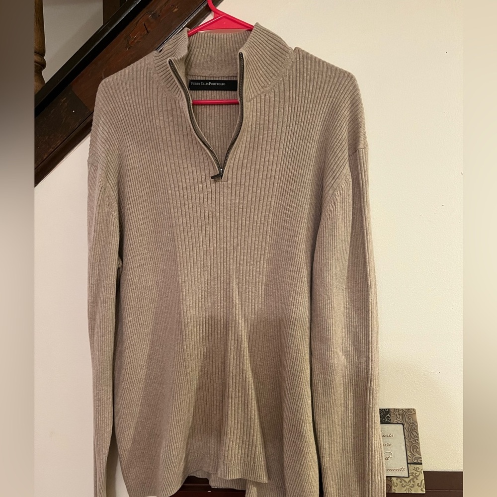 PERRY ELLIS PORTFOLIO MENS HALF ZIP SWEATER. MOCK COLLAR. TAN. MEDIUM.